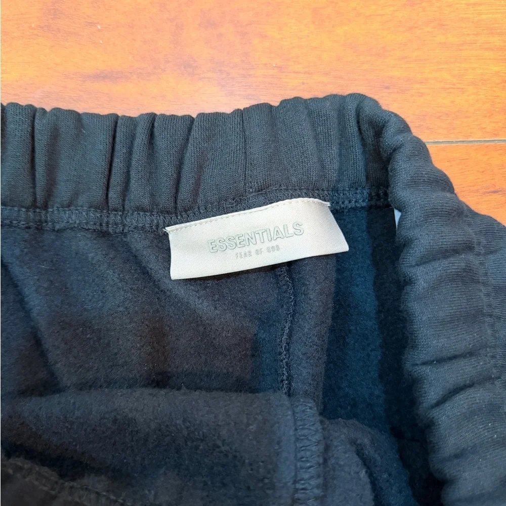Fear of God Essentials Shorts (ss22) - Picture 4 of 6